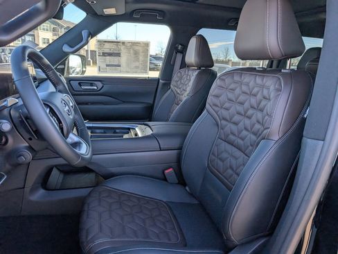 New 2026 Nissan Armada Platinum AWD/4WD image 18