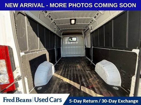 Used 2025 RAM ProMaster 2500 w/ Convenience Group FWD image 15