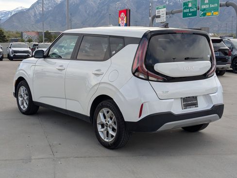 Certified 2024 Kia Soul LX w/ Option Group 015 FWD image 3