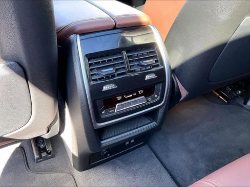 Used 2025 BMW X5 xDrive50e image 29