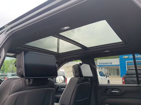New 2026 GMC Yukon AT4 Ultimate w/ LPO, Floor Liner Package AWD/4WD image 24