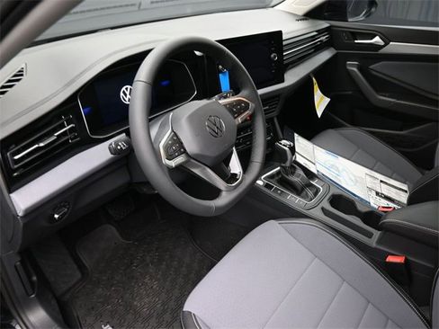 New 2026 Volkswagen Jetta SE image 18