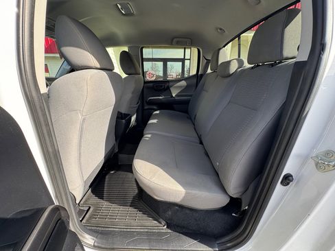 Used 2018 Toyota Tacoma SR5 image 12