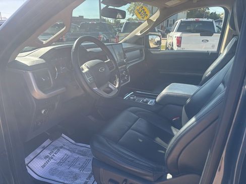Used 2022 Ford Expedition Max XLT image 9