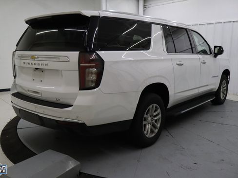 Used 2024 Chevrolet Suburban LT image 2