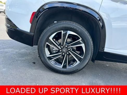 Used 2025 Buick Enclave Sport Touring image 7