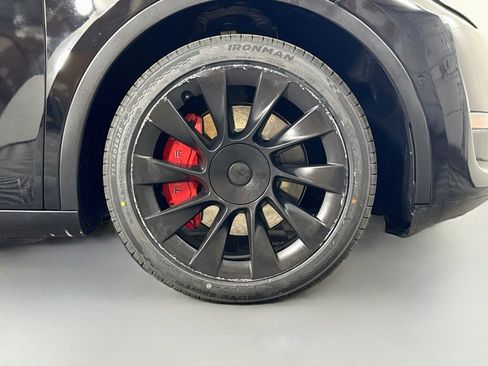 Used 2022 Tesla Model Y Long Range AWD/4WD image 42