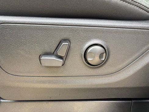 New 2026 RAM 1500 4x4 Crew Cab image 17