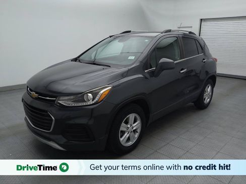 Used 2017 Chevrolet Trax LT w/ LT Convenience Package FWD image 1