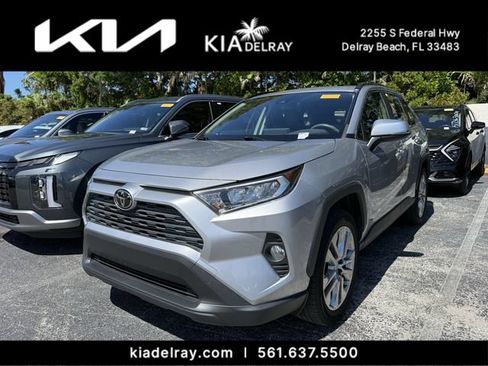 Used 2021 Toyota RAV4 XLE Premium FWD image 9