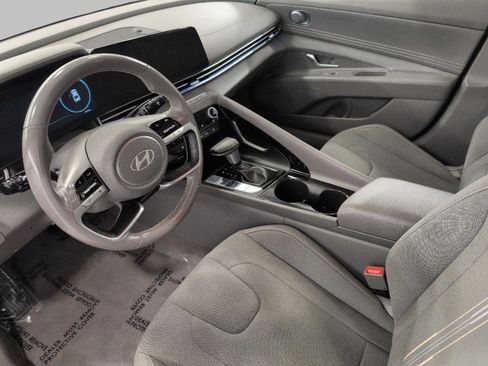 Used 2024 Hyundai Elantra SEL w/ Convenience Package FWD image 9