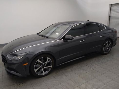 Used 2023 Hyundai Sonata SEL Plus FWD image 2