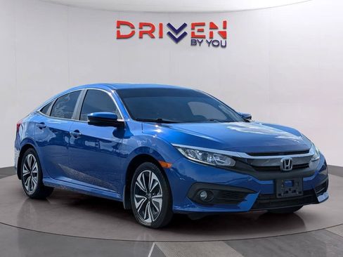 Used 2017 Honda Civic EX-T image 3