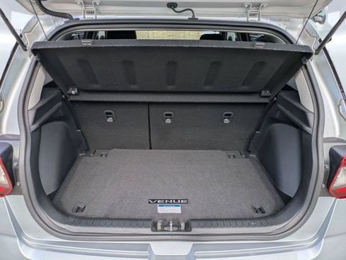 Used 2023 Hyundai Venue SEL FWD image 13