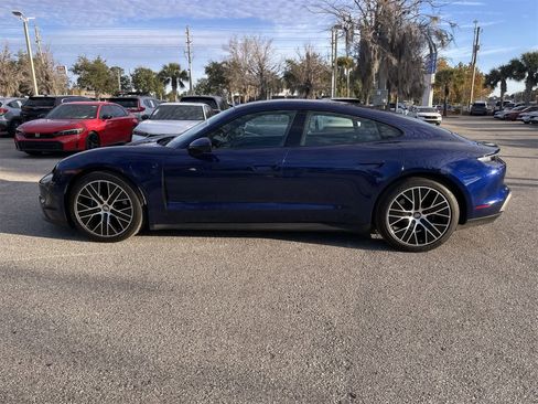 Used 2021 Porsche Taycan image 3