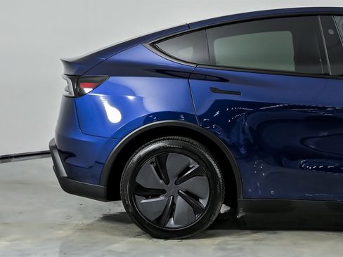 Used 2026 Tesla Model Y Long Range AWD/4WD image 13
