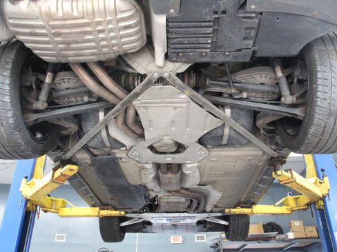 Used 2004 BMW Z4 2.5i image 96