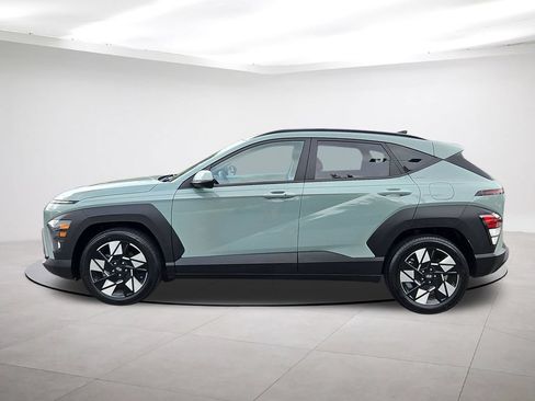 Used 2024 Hyundai Kona SEL FWD image 4