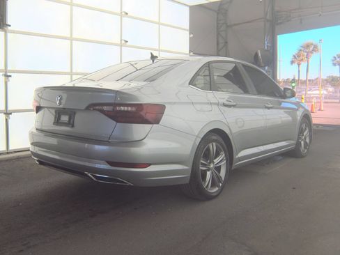 Used 2020 Volkswagen Jetta R-Line w/ R-Line Cold Weather Package FWD image 6