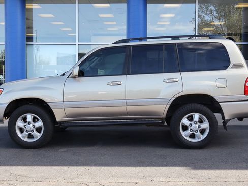 Used 2005 Toyota Land Cruiser AWD/4WD image 2