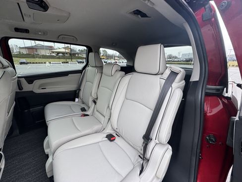 New 2026 Honda Odyssey Touring image 29