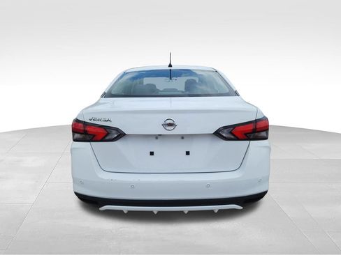 Used 2022 Nissan Versa S FWD image 8