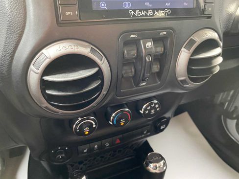 Used 2017 Jeep Wrangler Unlimited Sport w/ Quick Order Package 24S AWD/4WD image 15