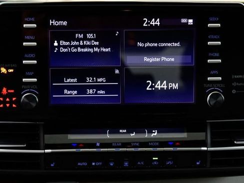 Certified 2024 Toyota Sienna XLE image 21