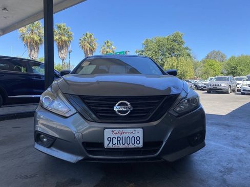 Used 2018 Nissan Altima 2.5 SR w/ SR Midnight Edition FWD image 4