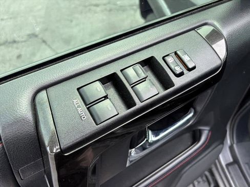 Used 2022 Toyota 4Runner TRD Off-Road AWD/4WD image 22