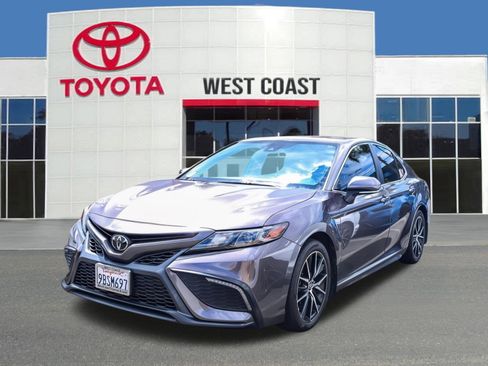 Used 2022 Toyota Camry SE w/ Convenience Package FWD image 1