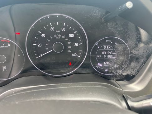 Used 2018 Honda HR-V EX image 8