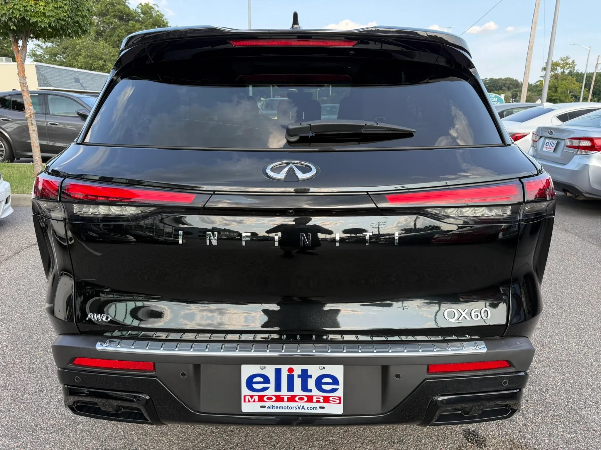 Used 2023 INFINITI QX60 Luxe w/ Cargo Package AWD/4WD image 6