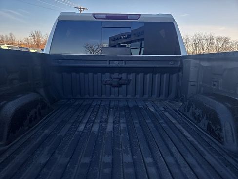 Used 2021 Chevrolet Silverado 1500 LT w/ Z71 Off-Road Package image 27