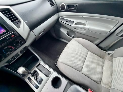 Used 2014 Toyota Tacoma 2WD Access Cab w/ SR5 Package image 14