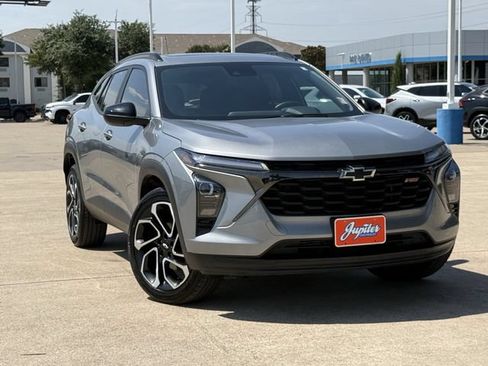 Certified 2024 Chevrolet Trax RS w/ Sunroof Package FWD image 3