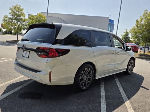 Certified 2025 Honda Odyssey Touring image 7