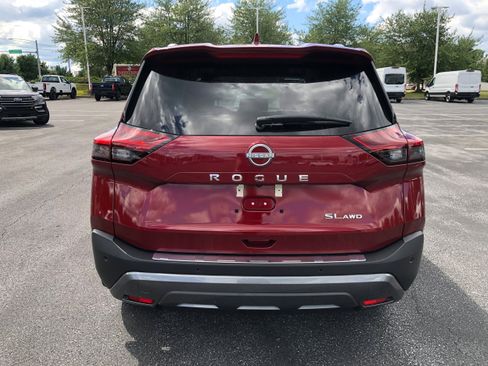 Used 2022 Nissan Rogue SL w/ SL Premium Package image 4