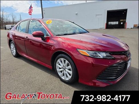 Used 2019 Toyota Camry LE image 1