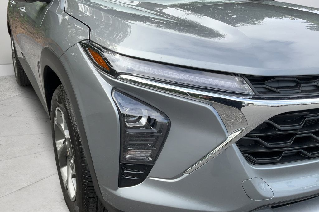 Certified 2026 Chevrolet Trax LT w/ Driver Confidence Package FWD image 26