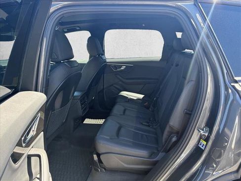 Used 2020 Audi Q7 3.0T Premium Plus w/ Premium Plus Package AWD/4WD image 11