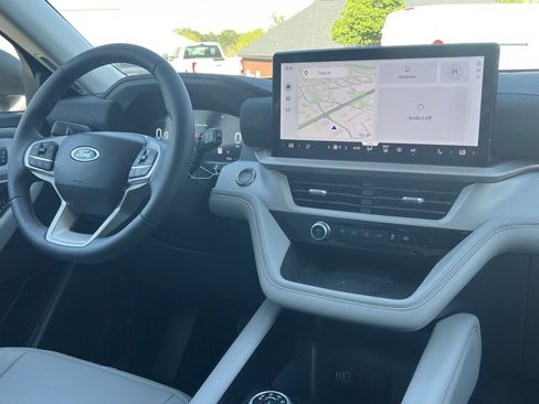 New 2026 Ford Explorer Active w/ Active Comfort Package AWD/4WD image 3