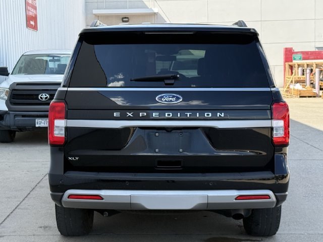 Used 2024 Ford Expedition XLT RWD image 5
