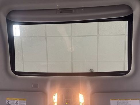 Used 2022 Toyota Highlander XLE image 38