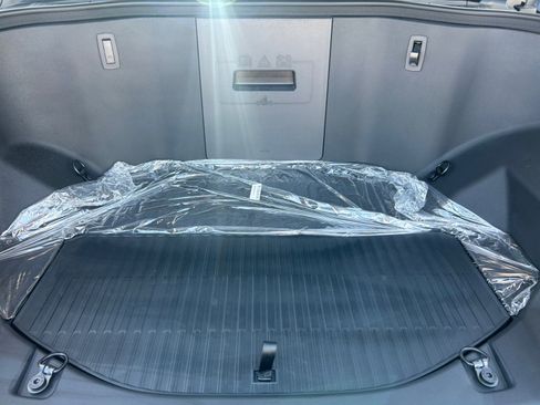 New 2024 Ford F150 Lightning XLT image 21