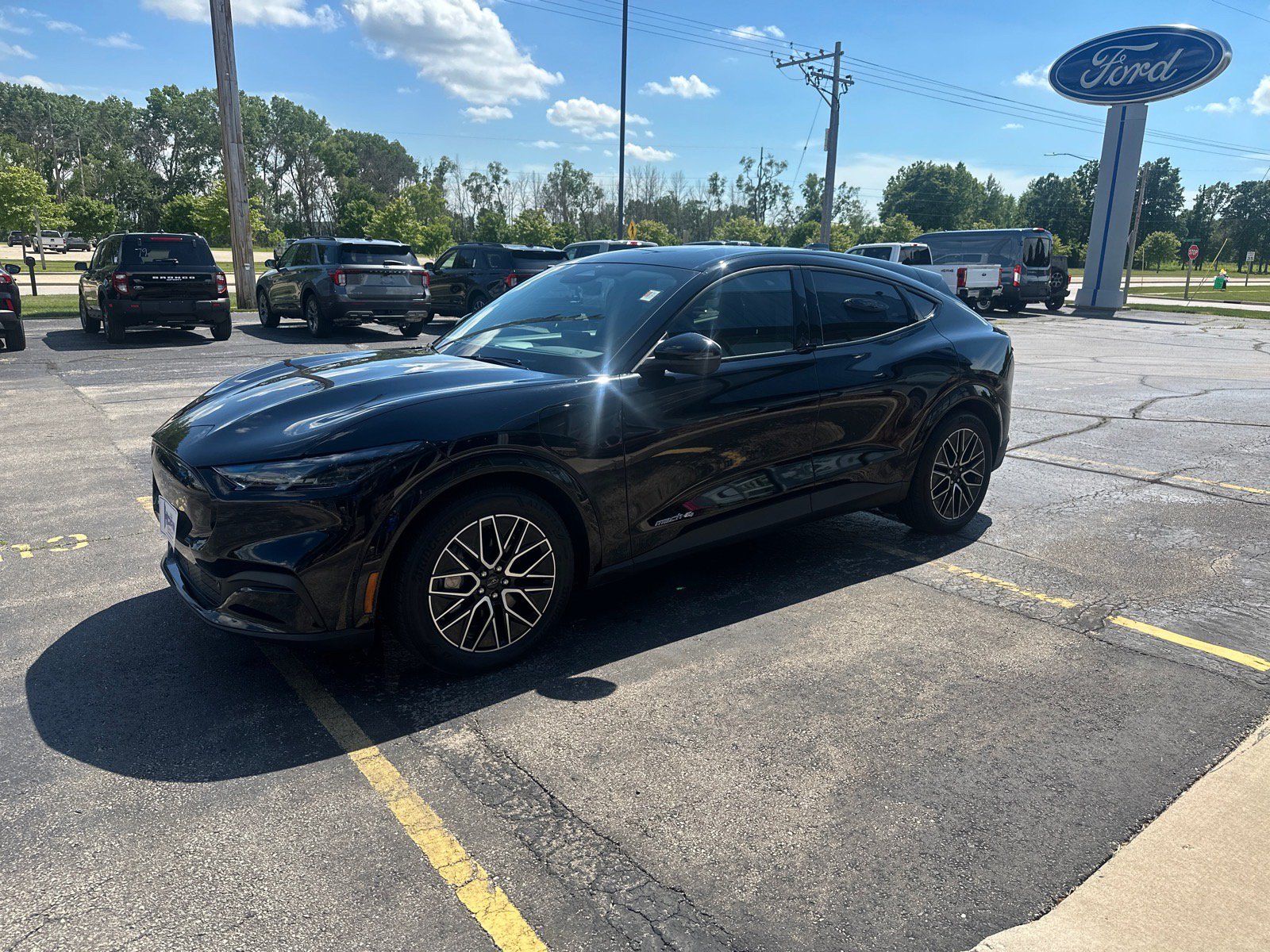 Used 2025 Ford Mustang Mach-E Premium AWD/4WD image 2