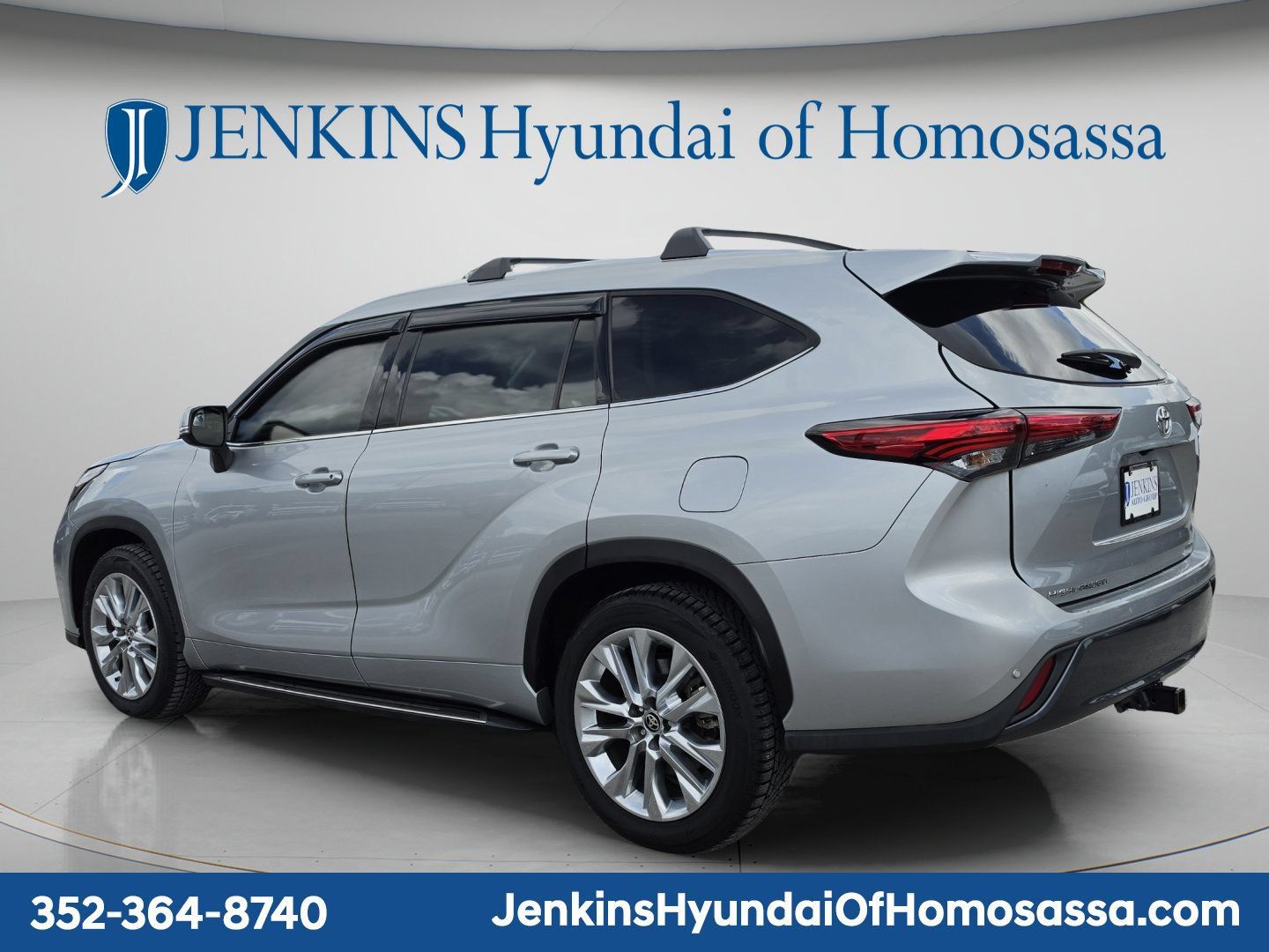 Used 2022 Toyota Highlander Limited FWD image 7