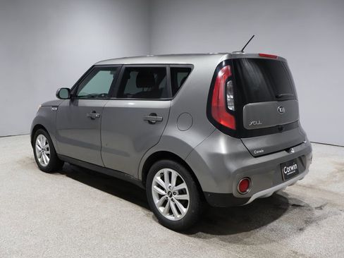 Used 2018 Kia Soul + image 4