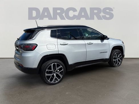 Used 2025 Jeep Compass Limited w/ Elite Group AWD/4WD image 7