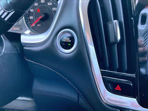 Used 2018 Chevrolet Traverse Premier FWD image 22